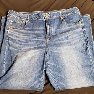 American Eagle Favorite Boyfriend Jeans 22